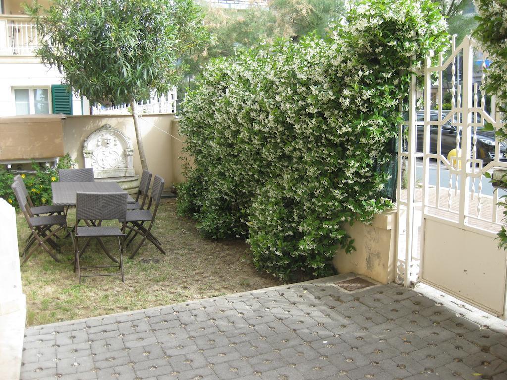 Appartamento In Villa Pesaro Room photo