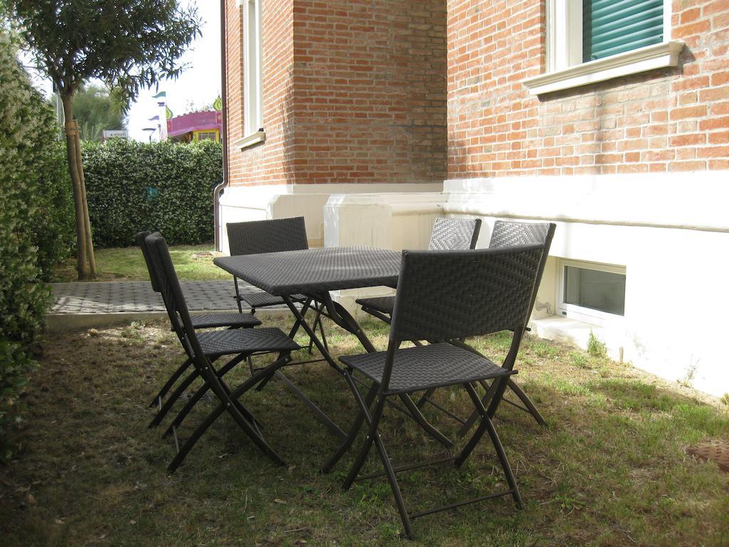 Appartamento In Villa Pesaro Room photo